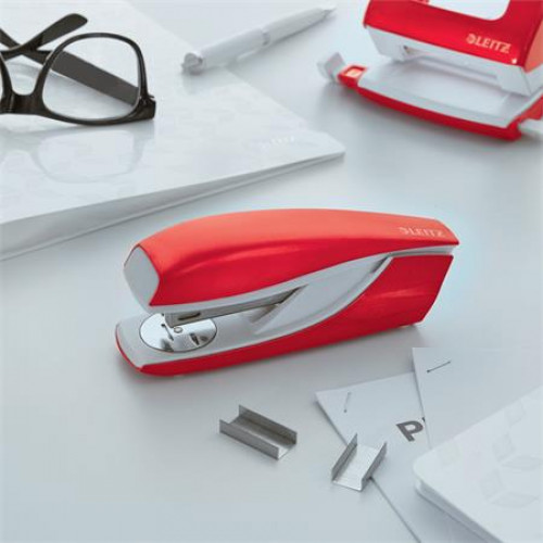 Leitz Tűzőgép 24/6 26/6 30lap Nexxt Wow piros